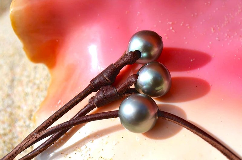 produit: Long and Chocker Necklace 3 Tahitian Pearls