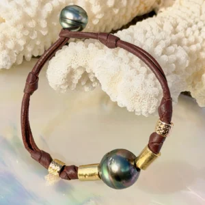 Unisex Bracelet with a Tahitian Pearl and Golden Details, jewelry view.