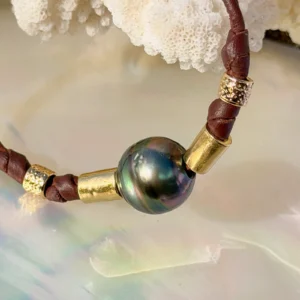 Unisex Bracelet with a Tahitian Pearl and Golden Details, jewelry view.