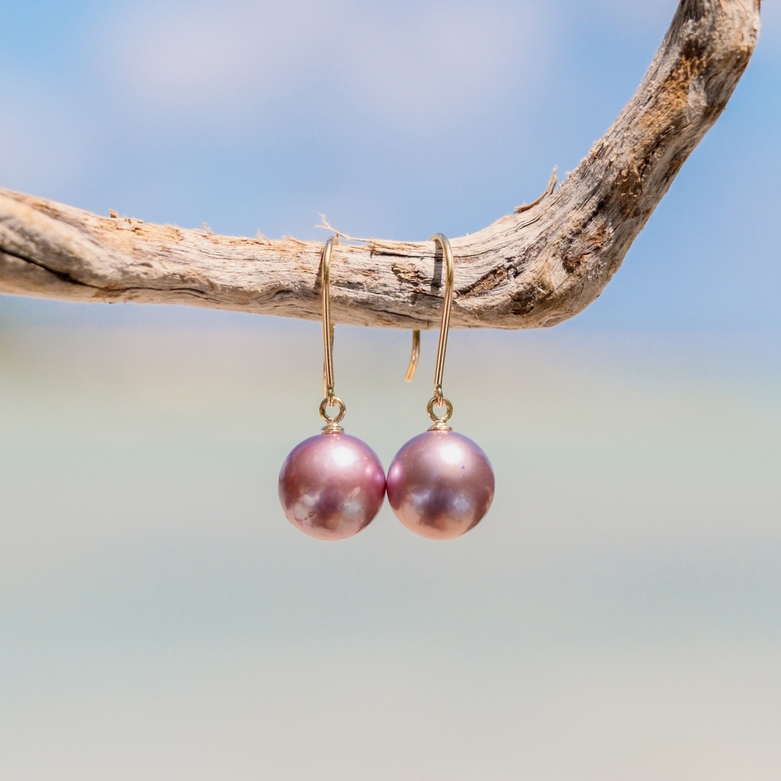Boucles d’oreilles pendantes fines en or et perles au choix, perles violettes