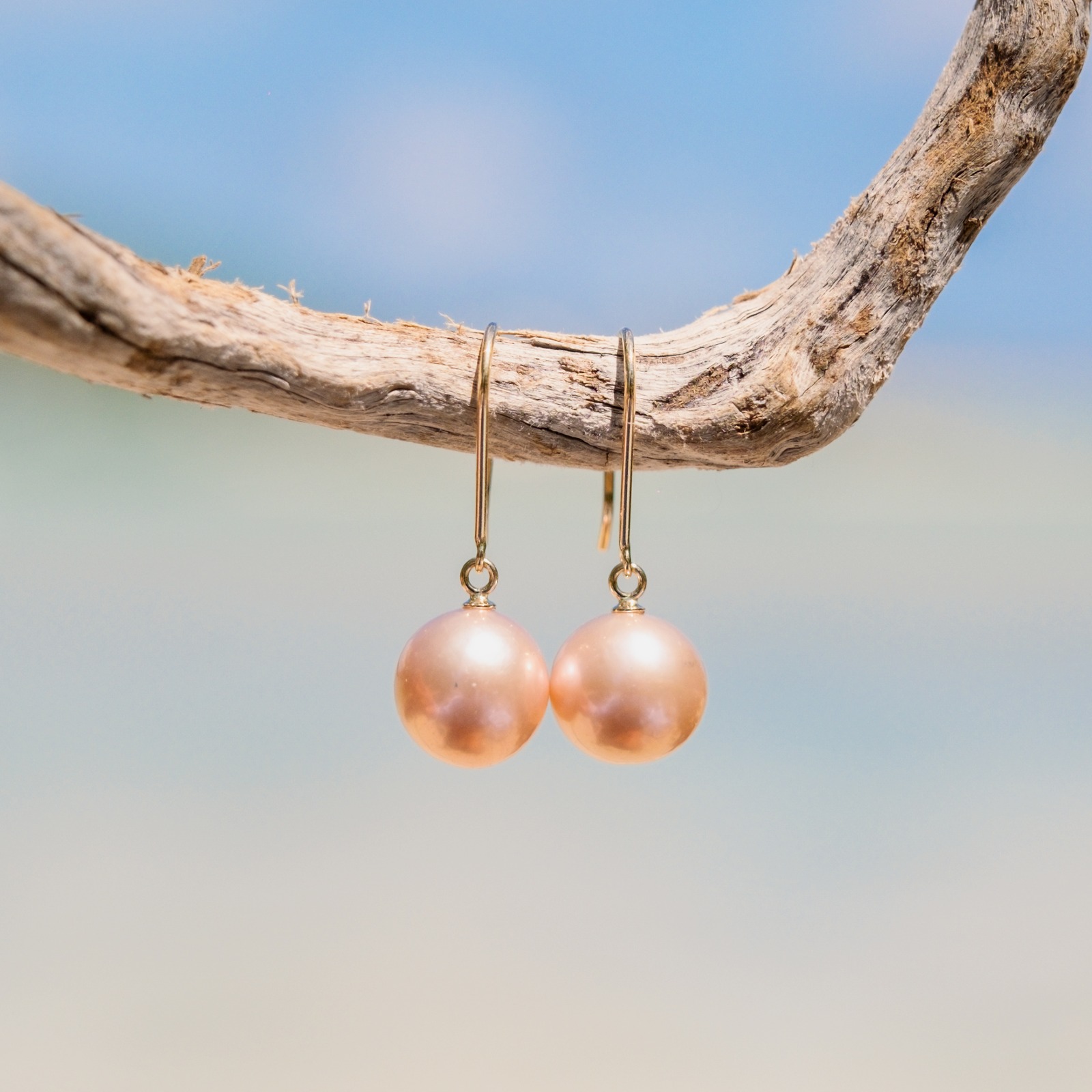 Boucles d’oreilles pendantes fines en or et perles au choix, perles roses