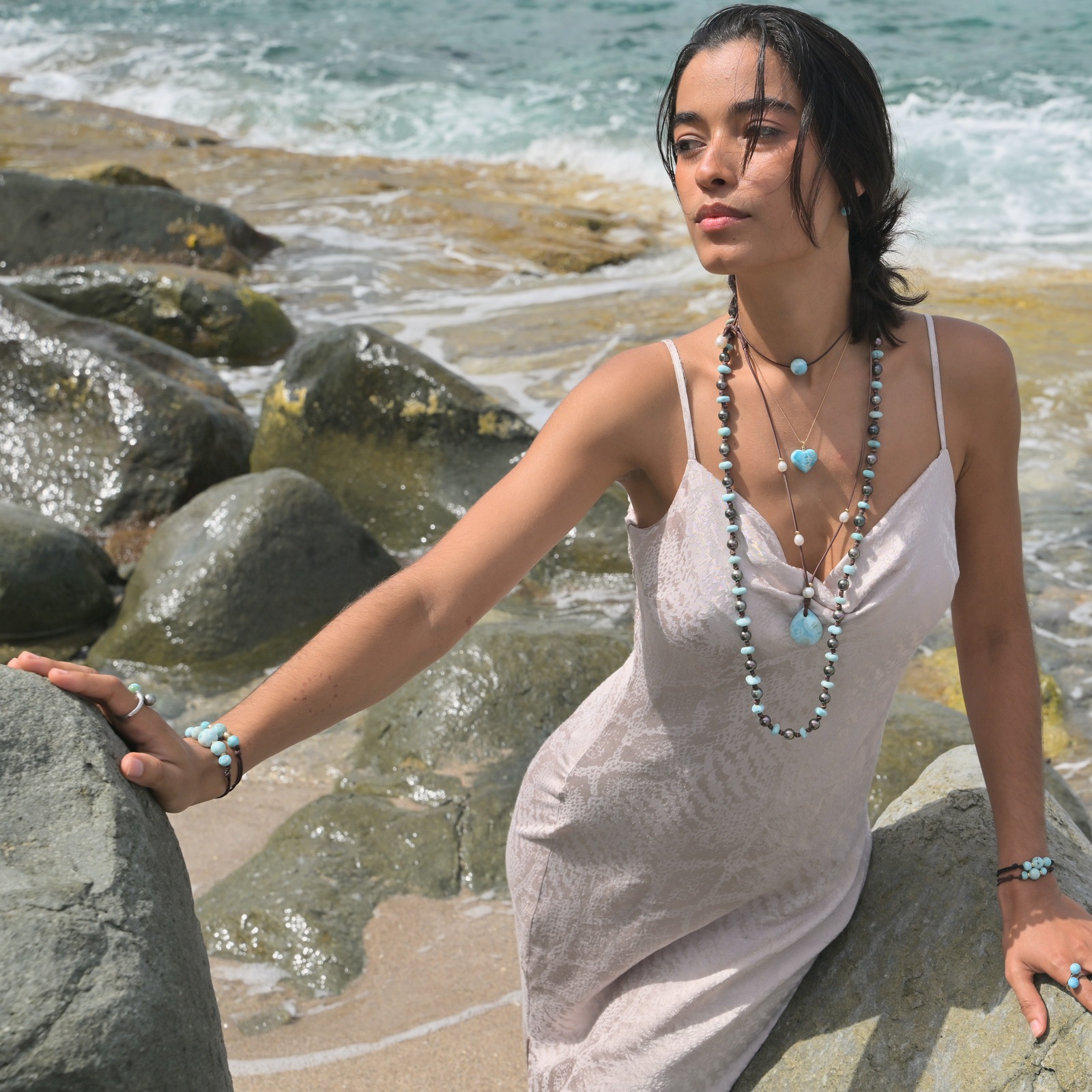 Toi et Moi silver ring with Larimar and a Tahitian pearl, worn on the hand
